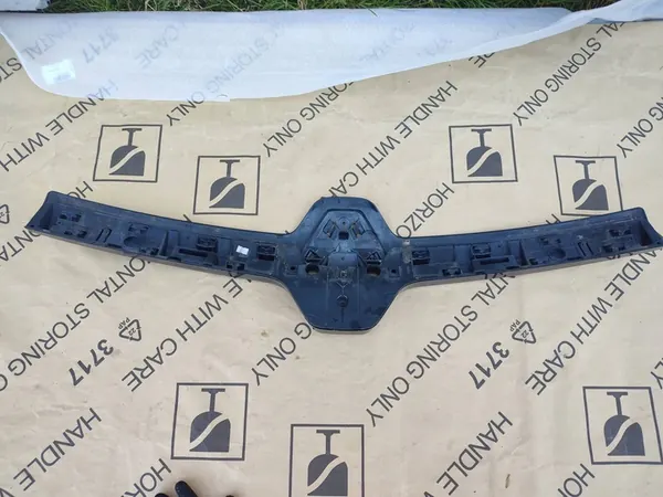 GRILL ATRAPA RENAULT TRAFIC III image 7