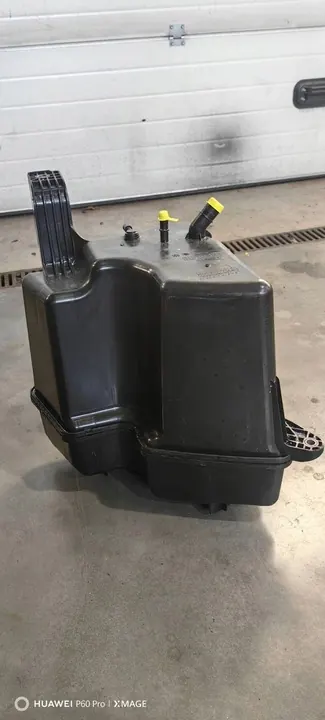 Réservoir AdBlue Mercedes Sprinter W907 W910 A9104700000 image 3