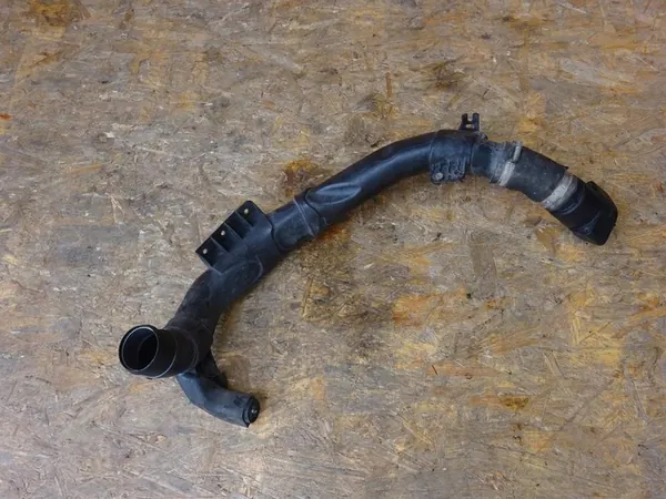 Tubería de intercooler AUDI A3 8P 5N0145840D image 2