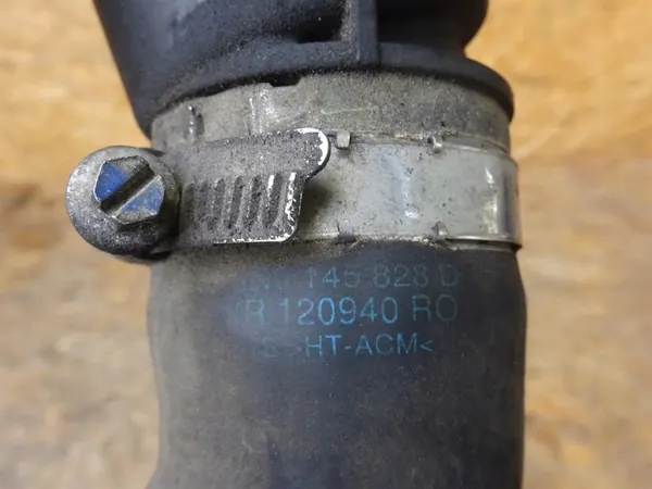 Tubería de intercooler AUDI A3 8P 5N0145840D image 4