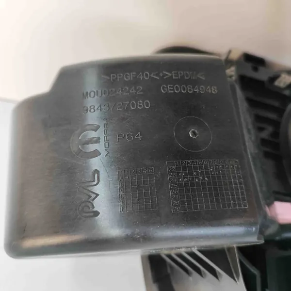 Polttoainesäiliön kansi OEM 9843727080 Peugeot 3008 III image 9