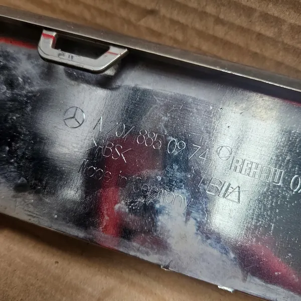 Mercedes-Benz E-Class Coupe C207 Framskärmslist A2078850974 image 6