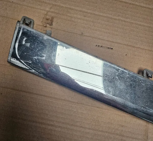 Mercedes-Benz E-Class Coupe C207 Framskärmslist A2078850974 image 8