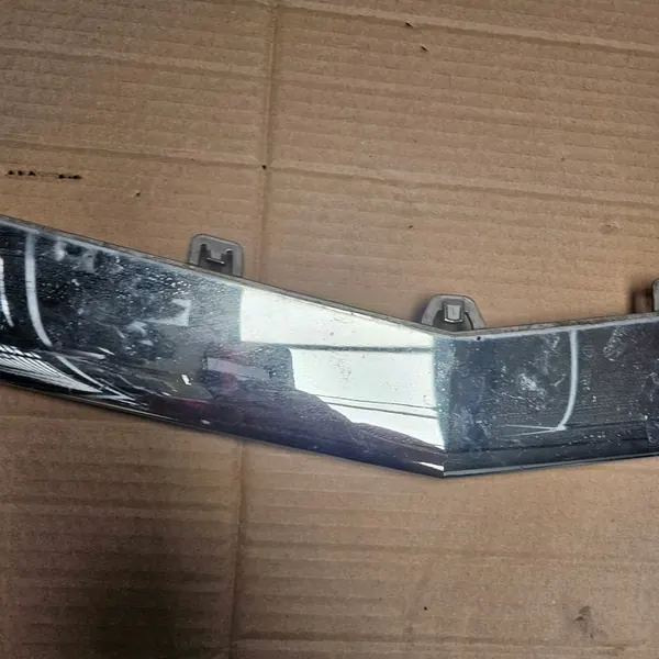 Mercedes-Benz E-Class Coupe C207 Framskärmslist A2078850974 image 9