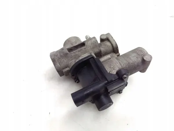Soupape AGR Audi OE 059131501D - État Utilisé image 3