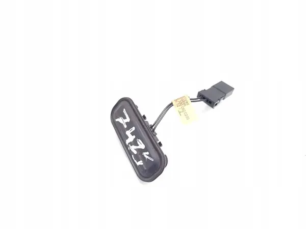 Interruptor do porta-malas Opel Astra 2012 image 2