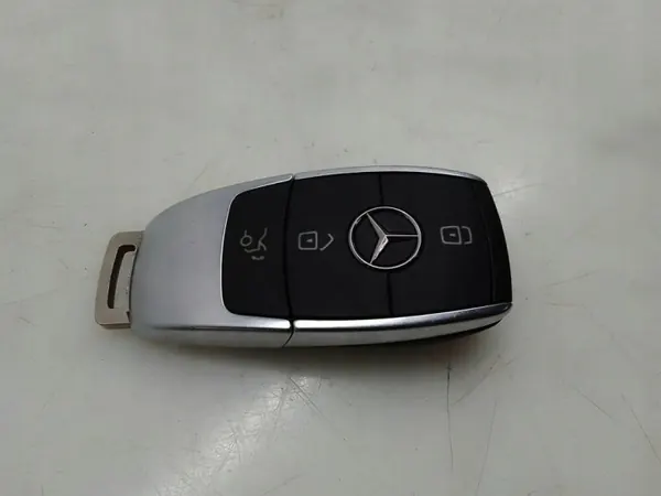 Boîtier clé Mercedes OEM A1779050908 - Occasion image 3