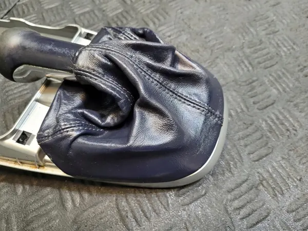 Cadre de botte de levier OEM 99755326102 Porsche image 4