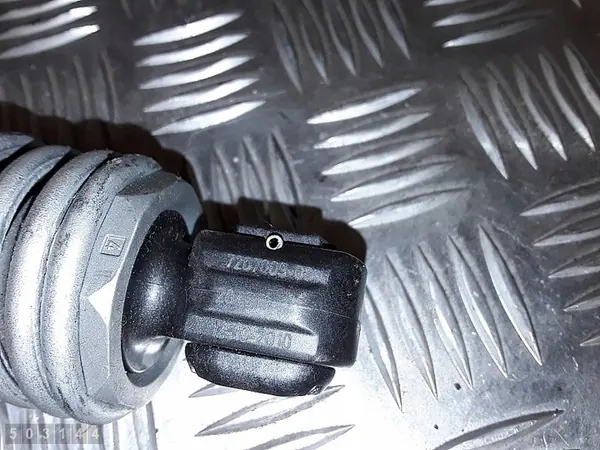 Support de coffre arrière BMW 5 Series F10 2012 image 3