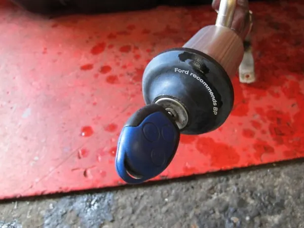 FORD TRANSIT MK7 06-13 Bränsletankssensor OEM 6c11-9002-cb image 6