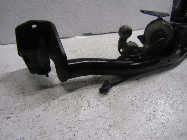BMW X1 U11 Anhängerkupplung OEM 10069418004 - Gebraucht image 3