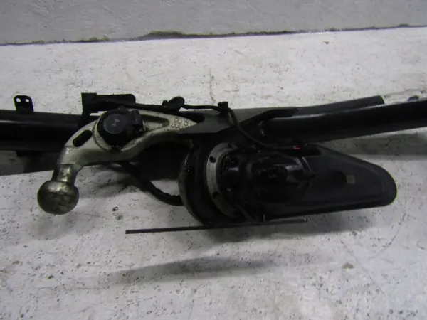 BMW X1 U11 Anhängerkupplung OEM 10069418004 - Gebraucht image 4