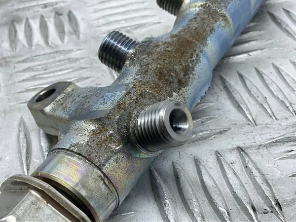 Régulateur pression carburant OEM 03L130089J VW image 5