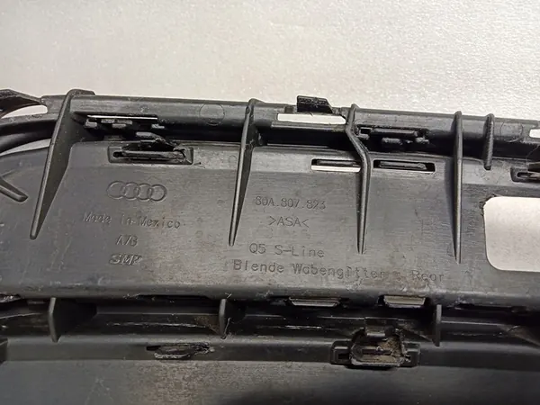 Audi Q5 80A Takapuskuri Diffuusori Spoileri OEM image 8