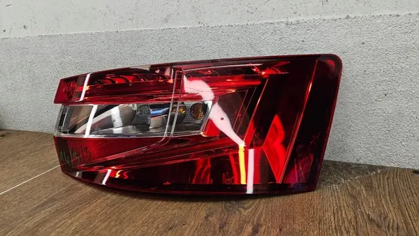 Lámpara trasera derecha Skoda Superb 3V III liftback 3V5945208A image 3