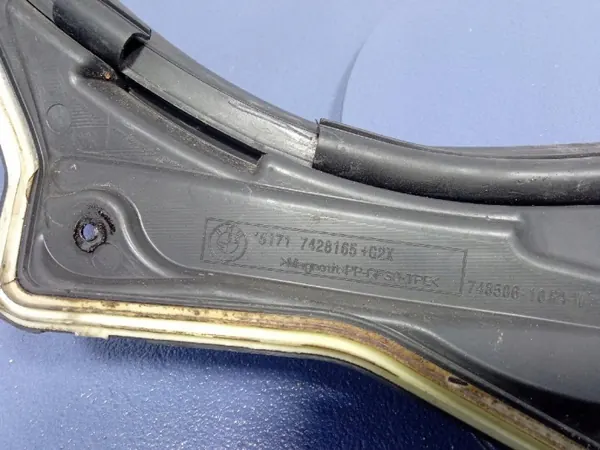 BMW OE Oberer Windschutzscheibenabdeckung OEM 7428165 image 4