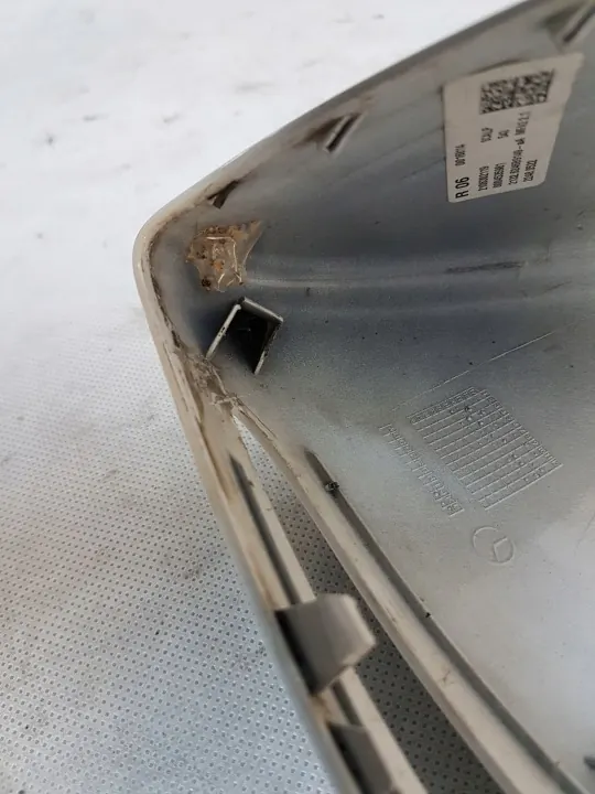 Mercedes Spiegelbehuizing Rechts OEM A0998108200 image 9