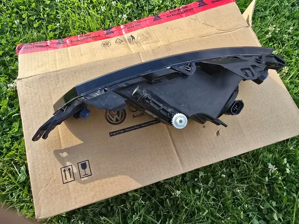 SKODA RAPID LIFT 2017-2022 LÂMPADA HALÓGENA DIREITA 5JA941699D image 4