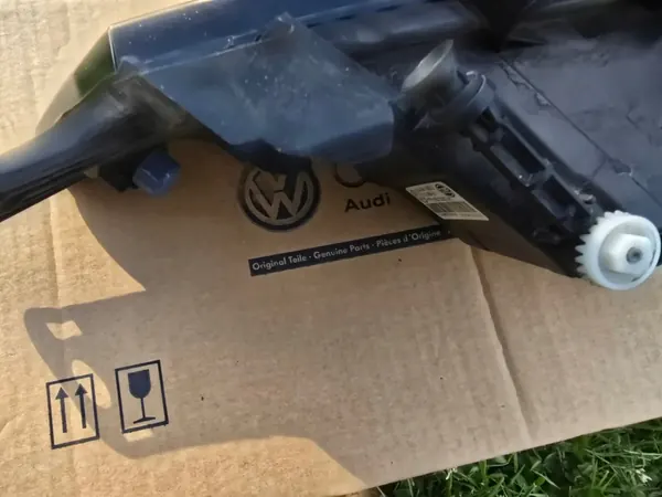 SKODA RAPID LIFT 2017-2022 LÂMPADA HALÓGENA DIREITA 5JA941699D image 7