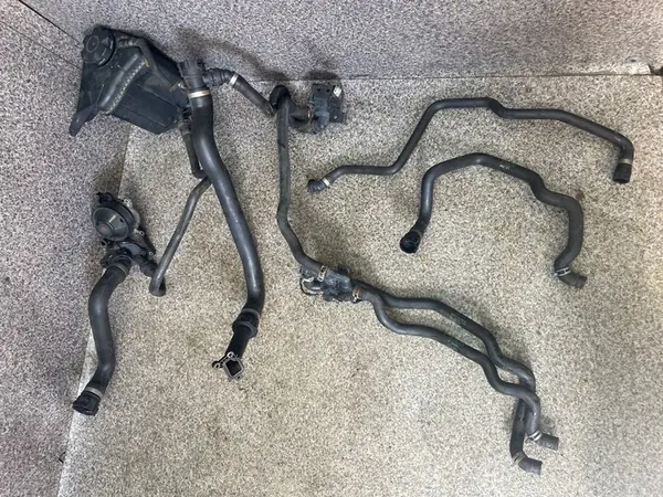 Vesijakelujärjestelmä BMW F11 2.0 D N47 image 2