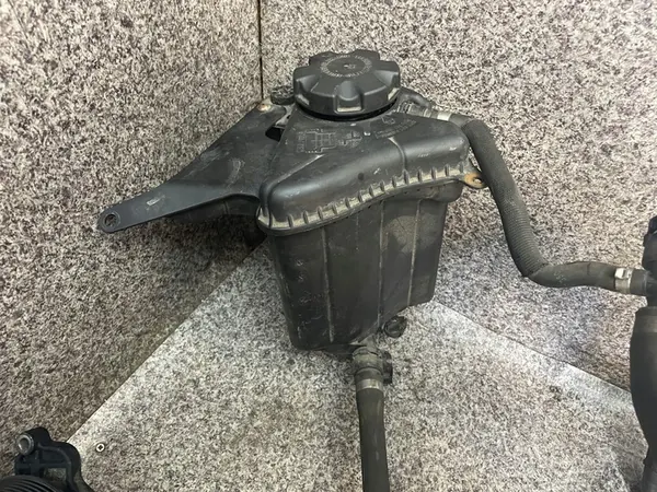 Vesijakelujärjestelmä BMW F11 2.0 D N47 image 6