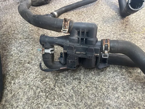 Vesijakelujärjestelmä BMW F11 2.0 D N47 image 7