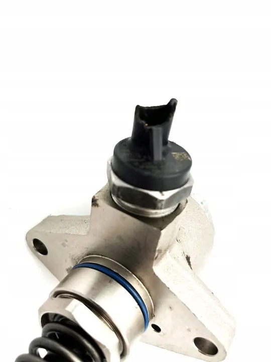 Polttoainepumppu Audi A8 RS5 VW Touareg image 3