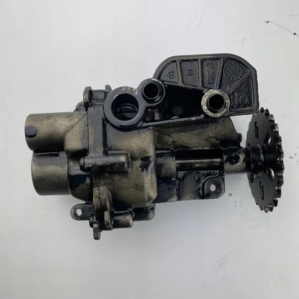 Olje pump Mercedes C-Klass W205 C180 C200 BlueTEC image 4