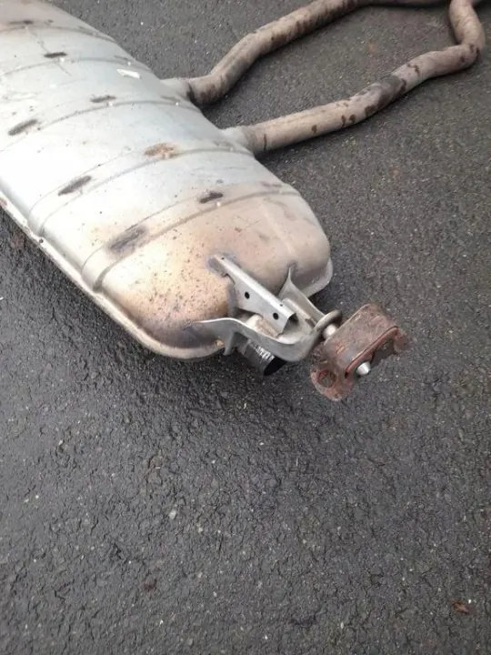 Audi Q7 Auspufftopf OEM 7L6253211 image 3