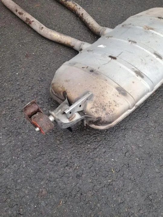 Audi Q7 Auspufftopf OEM 7L6253211 image 5