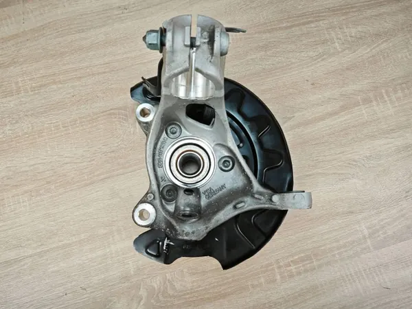 Moyeu Roue Avant Droit OEM 5Q0407258C - SEAT image 5