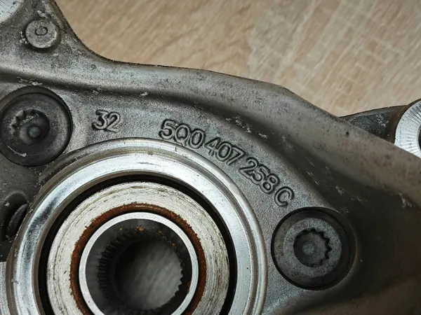 Moyeu Roue Avant Droit OEM 5Q0407258C - SEAT image 9