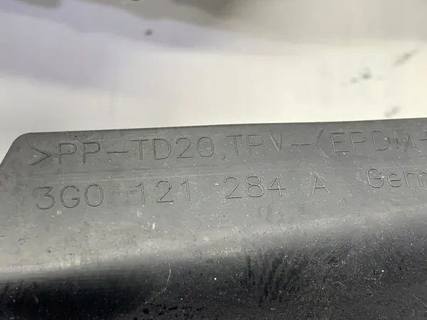 Guia de ar VW Passat B8 2.0 190CV 3G0121330A image 4