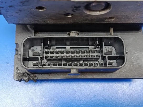 ABS-pump OEM 8E0614517BF för Audi A4 B7 - Begagnad image 3