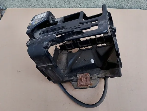 Base de Carcaça de Bateria VW Skoda Seat 6Q0915331D image 2