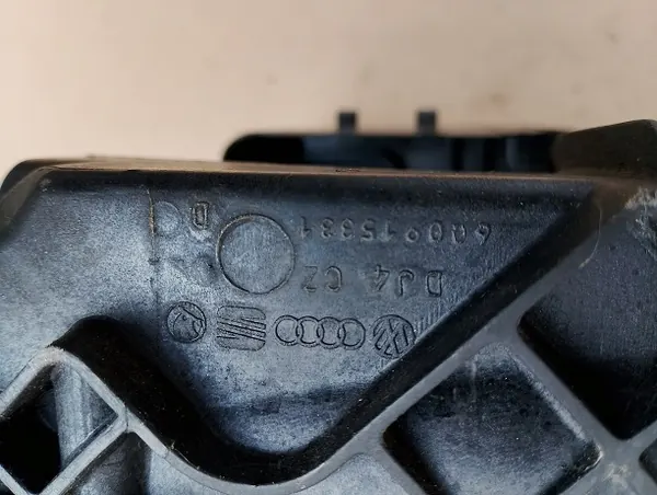 Base de Carcaça de Bateria VW Skoda Seat 6Q0915331D image 4