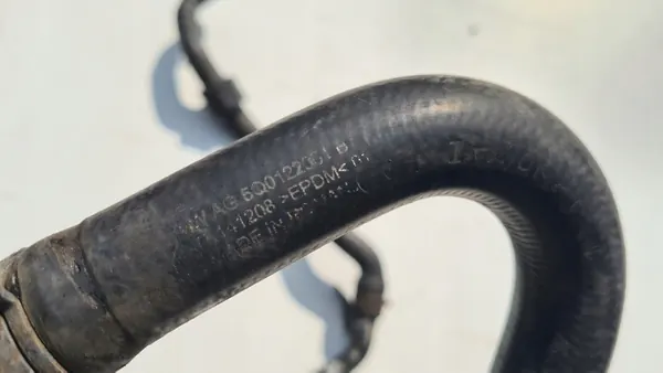 VW Golf VII A3 8V Octavia III 2.0 TDI Vesiputki 5Q0122051B image 5