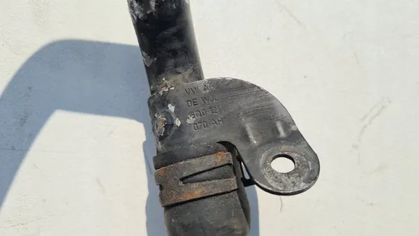 VW Golf VII A3 8V Octavia III 2.0 TDI Vesiputki 5Q0122051B image 6