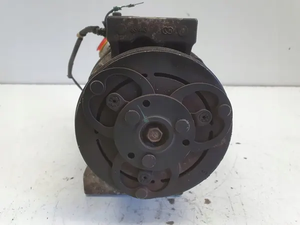 Volvo V70 III 2.4 D5 Ilmastointikompressori 36051063 image 4