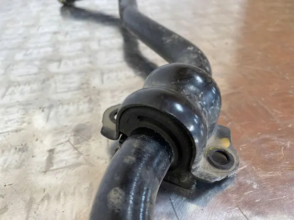 Barra estabilizadora delantera OEM FOB38944 - Usada image 3