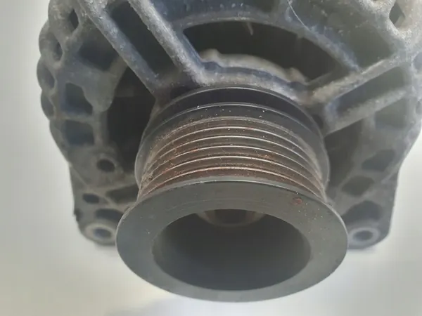 Dacia Duster 1.6 16V Vaihtovirtageneraattori 150A 0124525207 image 3