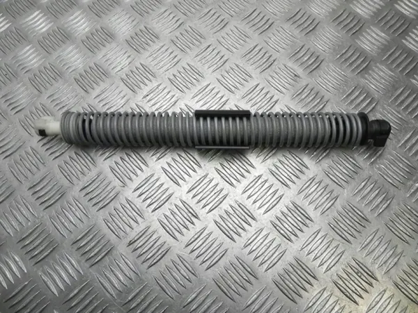 Ressort à gaz OEM 7366403 pour BMW Série 5 2019 image 2