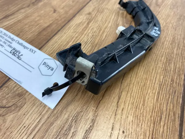 Deslizamento de montagem do para-choque Dodge Challenger 2015+ image 3