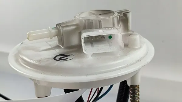 Maserati Quattroporte Bränslepump OEM 0580313124 image 2