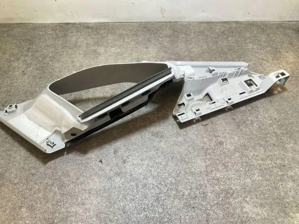 Peça de acabamento OEM 118650A0 para Citroën C4 III image 3
