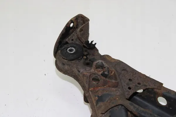 Mercedes W210 Bakre Upphängningskonsol A2103503708 image 2