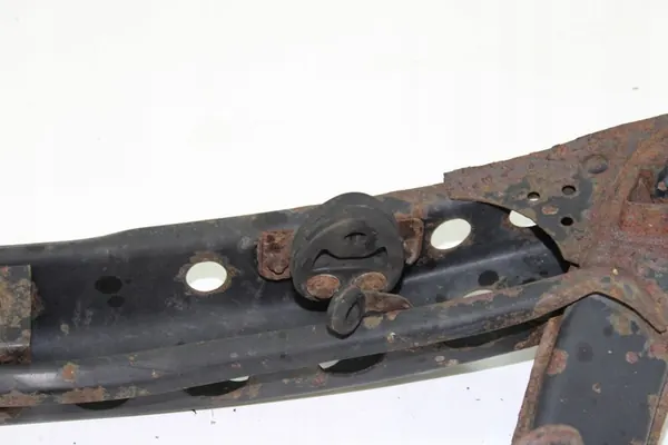 Mercedes W210 Bakre Upphängningskonsol A2103503708 image 4