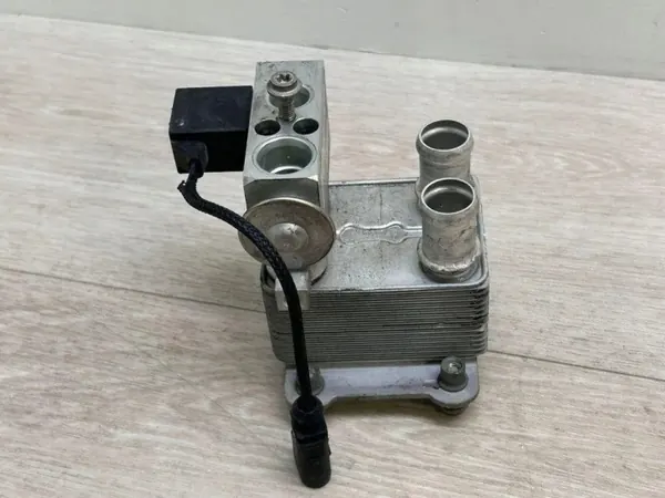 Porsche AC-kylarventil OEM 97057348100 - Begagnad image 4