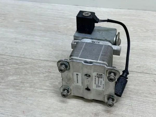 Porsche AC-kylarventil OEM 97057348100 - Begagnad image 5
