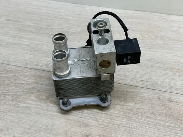 Porsche AC-kylarventil OEM 97057348100 - Begagnad image 6